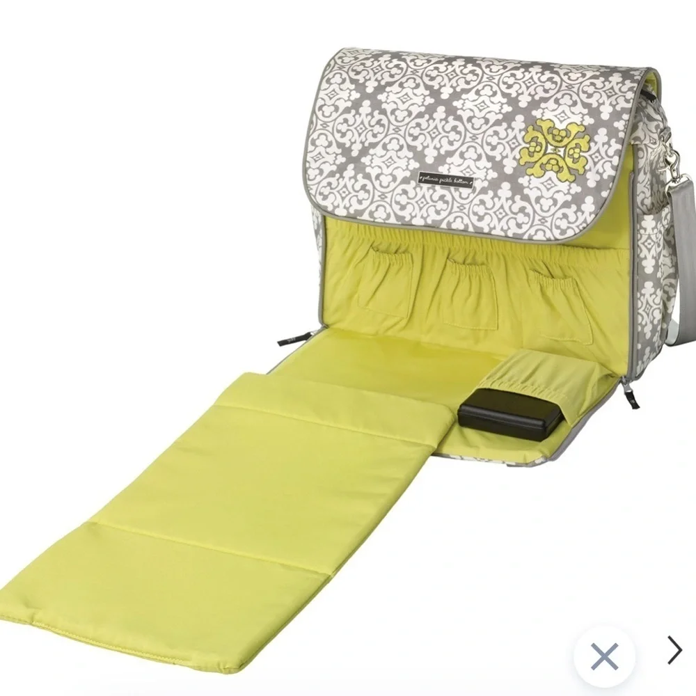 PETUNIA PICKLE BOTTOM Messenger Convertible Diaper Bag